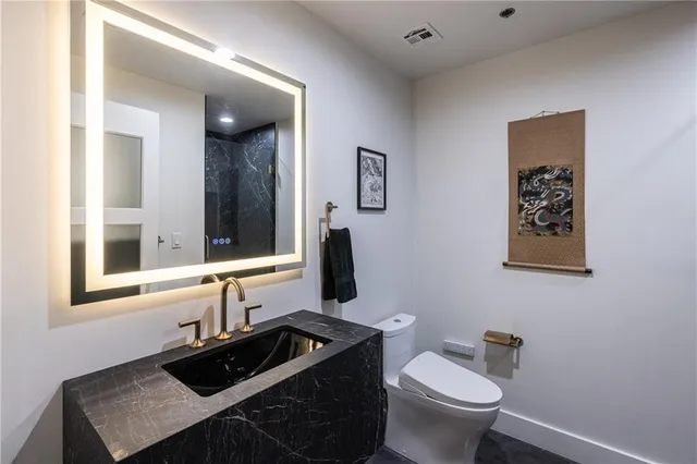 $997,500 | 210 West 5th Street, Unit 207, Kansas City, MO 64105