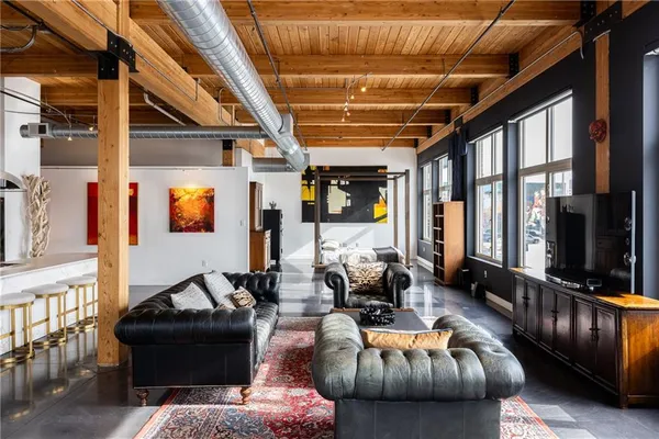 $947,500 | 210 West 5th Street, Unit 207, Kansas City, MO 64105