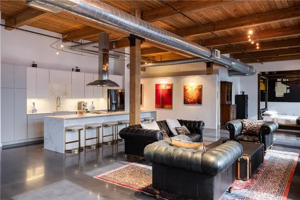 $947,500 | 210 West 5th Street, Unit 207, Kansas City, MO 64105