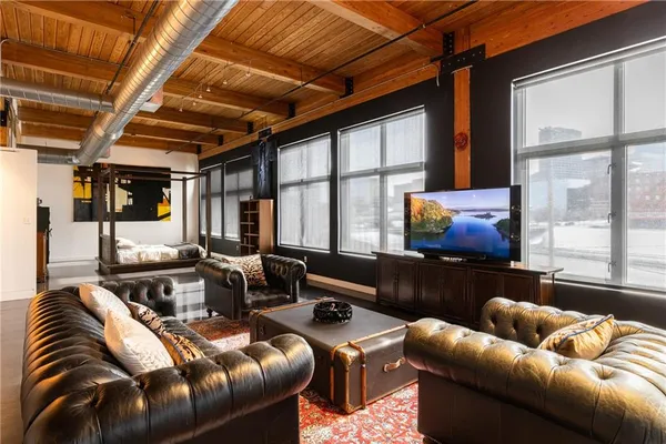 $947,500 | 210 West 5th Street, Unit 207, Kansas City, MO 64105