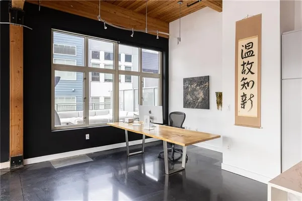$947,500 | 210 West 5th Street, Unit 207, Kansas City, MO 64105