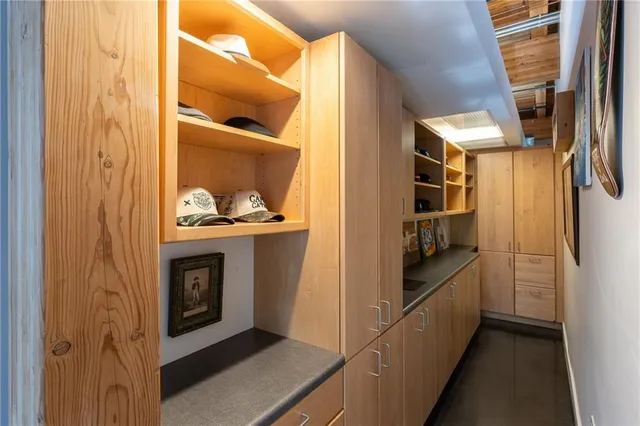 $997,500 | 210 West 5th Street, Unit 207, Kansas City, MO 64105