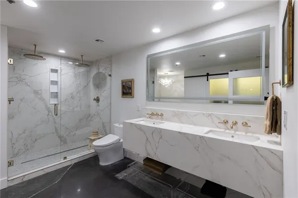 $947,500 | 210 West 5th Street, Unit 207, Kansas City, MO 64105