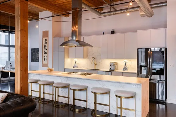 $868,500 | 210 West 5th Street, Unit 207, Kansas City, MO 64105
