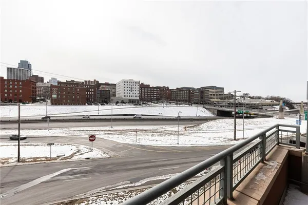 $947,500 | 210 West 5th Street, Unit 207, Kansas City, MO 64105