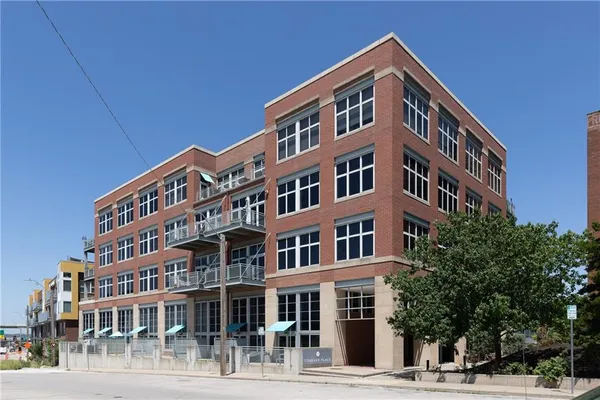$947,500 | 210 West 5th Street, Unit 207, Kansas City, MO 64105