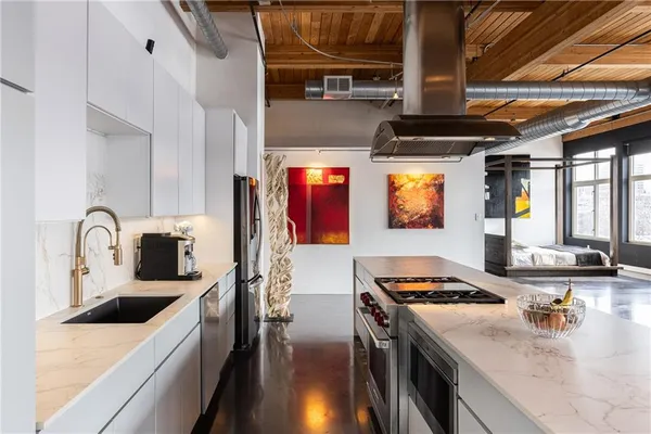 $868,500 | 210 West 5th Street, Unit 207, Kansas City, MO 64105