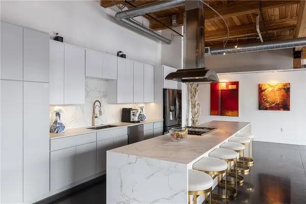 $868,500 | 210 West 5th Street, Unit 207, Kansas City, MO 64105