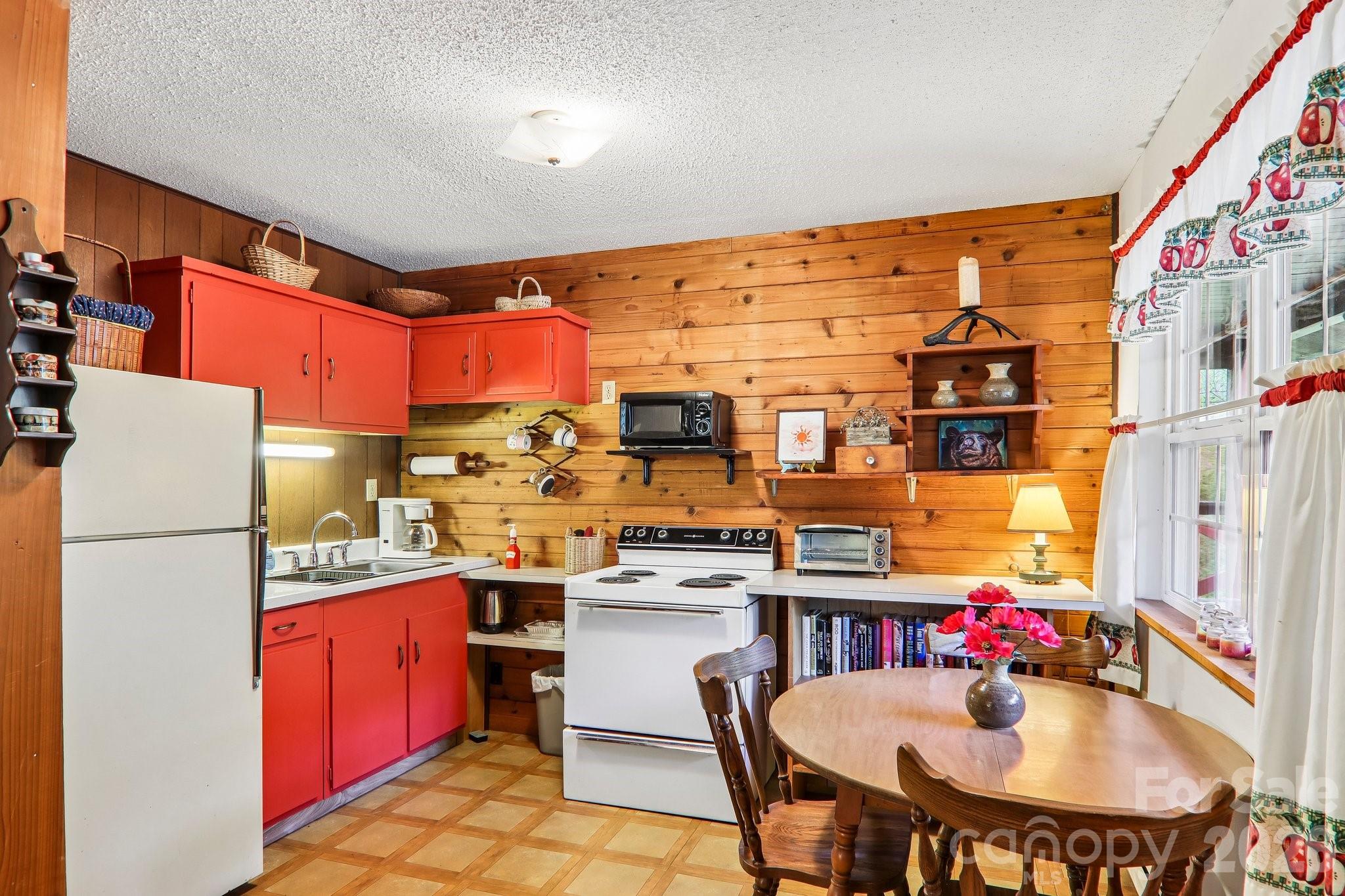 28 Mull Cove Road Maggie Valley, NC 28751 - Photo 17 of 27