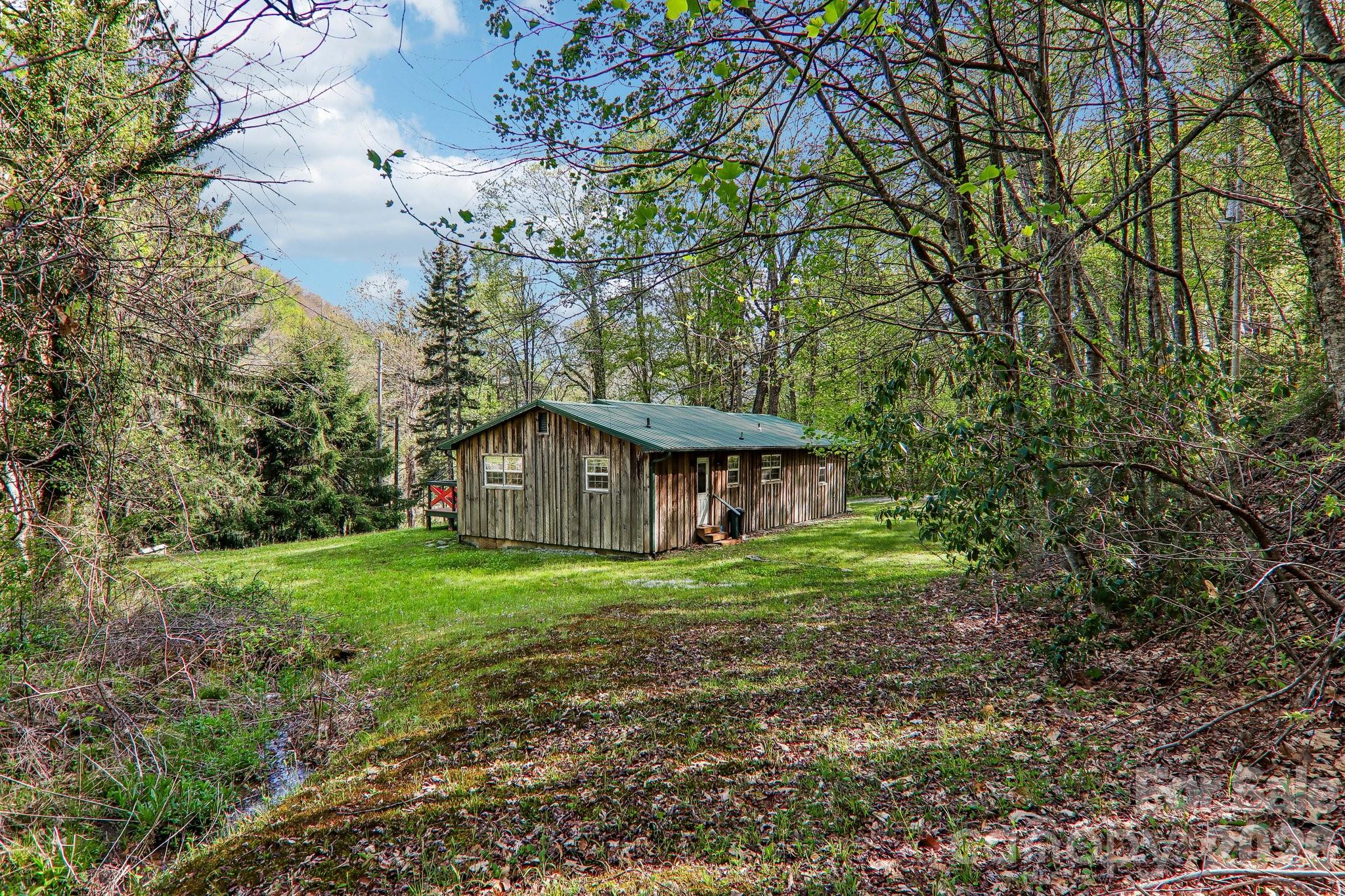 28 Mull Cove Road Maggie Valley, NC 28751 - Photo 3 of 27