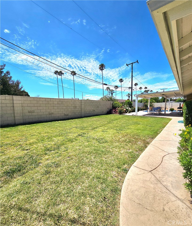 2092 Cutler Street Simi Valley, CA 93065 - Photo 23 of 34
