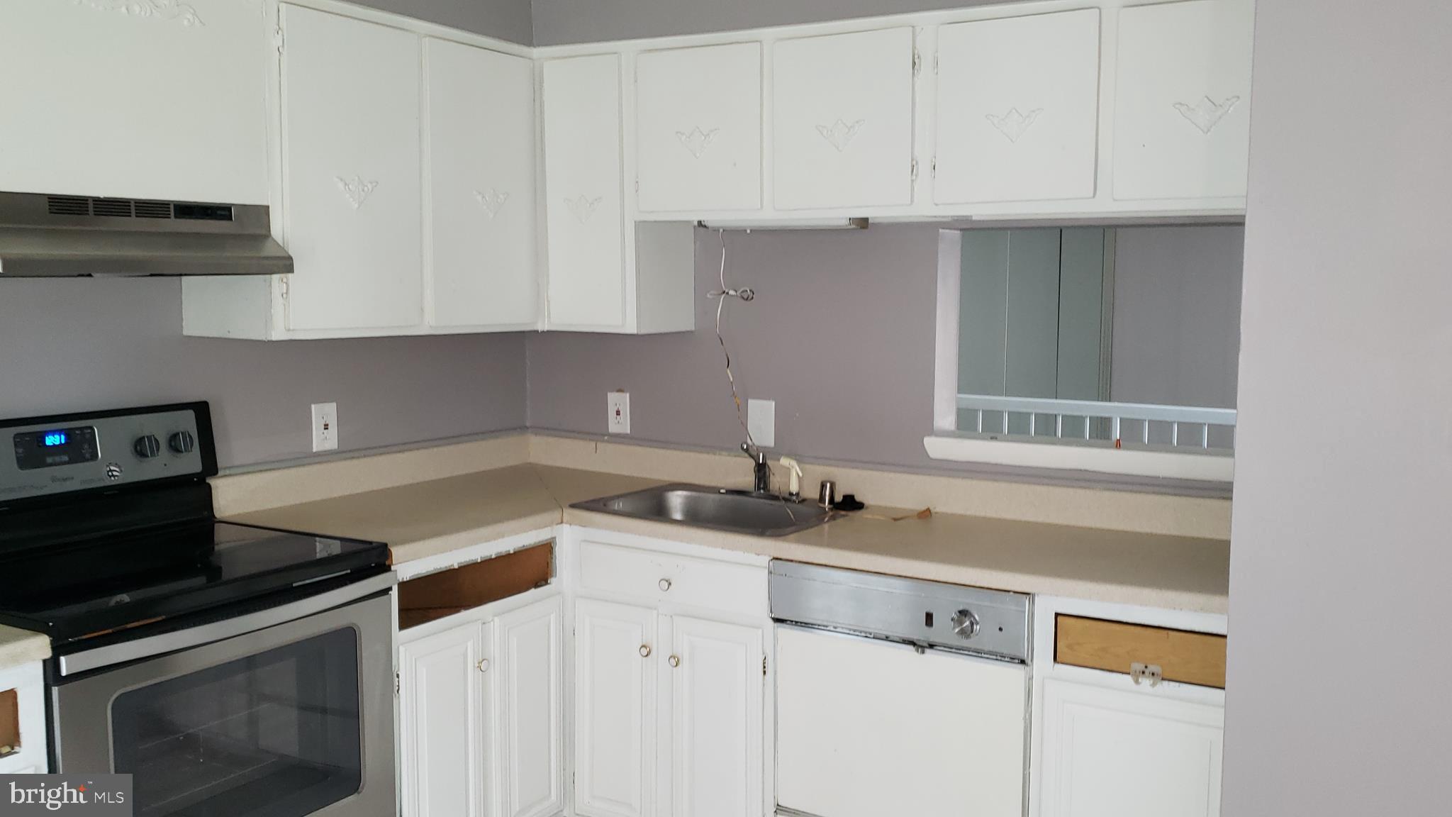 3147 Cherry Road Northeast, Unit 30 Washington, DC 20018 - Photo 15 of 38 Large Eat-in Kitchen