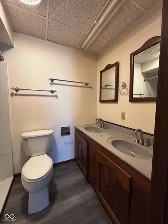 $1 | 3840 East County Road 20, North Vernon, IN 47265