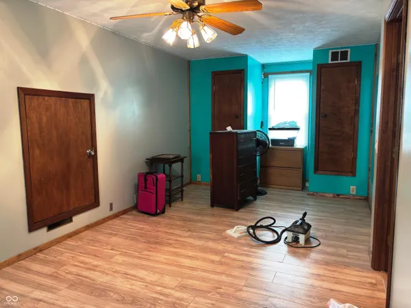 $1 | 3840 East County Road 20, North Vernon, IN 47265