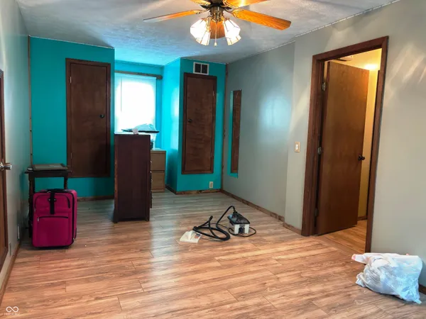 $1 | 3840 East County Road 20, North Vernon, IN 47265