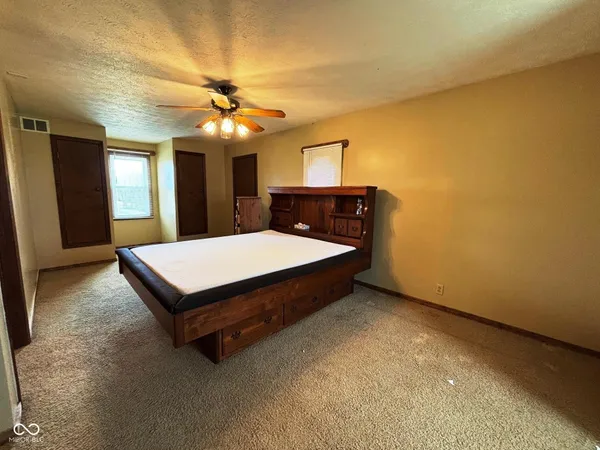 $1 | 3840 East County Road 20, North Vernon, IN 47265