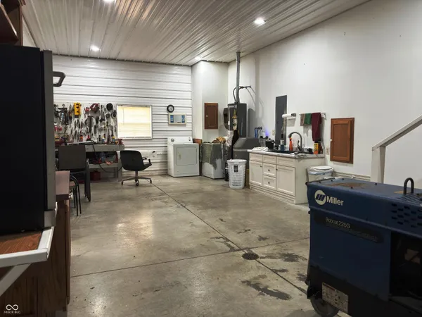 $1 | 3840 East County Road 20, North Vernon, IN 47265