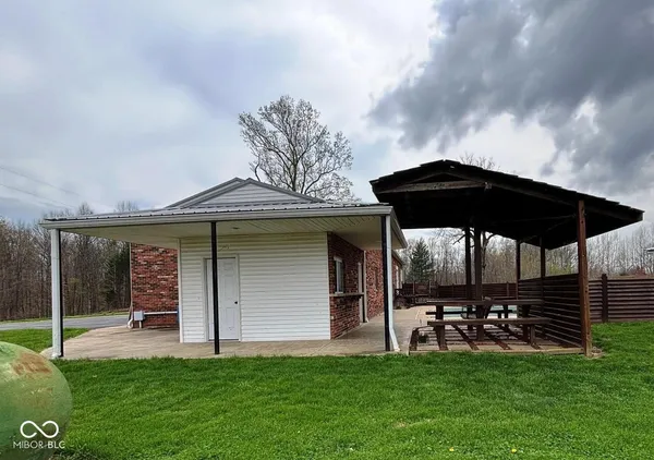 $1 | 3840 East County Road 20, North Vernon, IN 47265