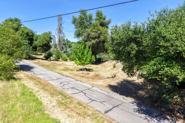 $169,900 | 15809 Old Stage Coach Road, Redding, CA 96001