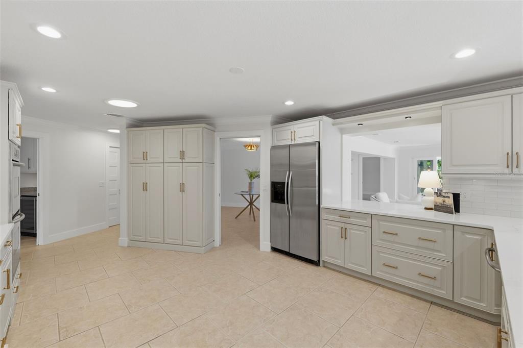 2080 Hawaii Avenue Northeast St. Petersburg, FL 33703 - Photo 13 of 58