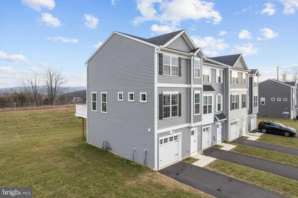 $2,299 | 2027 Terrace View Lane, Mechanicsburg, PA 17055