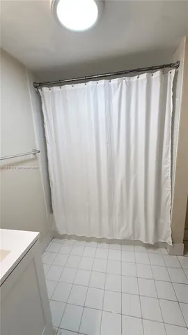 $1,600 | 2935 Northeast 163rd Street, Unit 3P, North Miami Beach, FL 33160