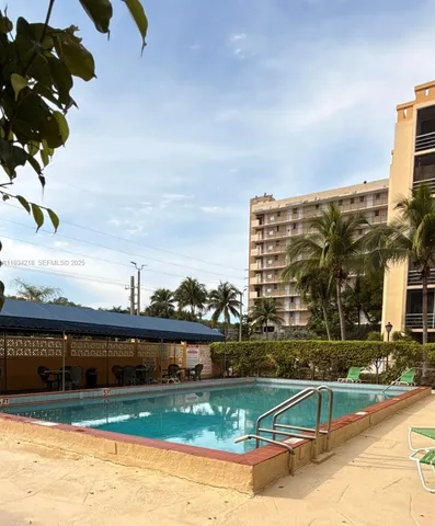 $1,600 | 2935 Northeast 163rd Street, Unit 3P, North Miami Beach, FL 33160