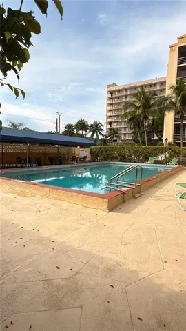 $1,600 | 2935 Northeast 163rd Street, Unit 3P, North Miami Beach, FL 33160