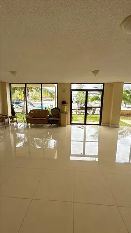 $1,600 | 2935 Northeast 163rd Street, Unit 3P, North Miami Beach, FL 33160