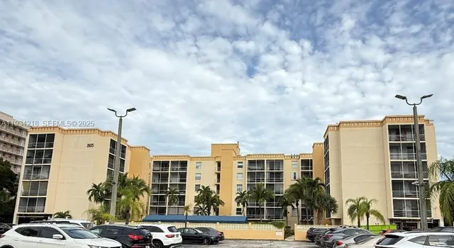 $1,600 | 2935 Northeast 163rd Street, Unit 3P, North Miami Beach, FL 33160