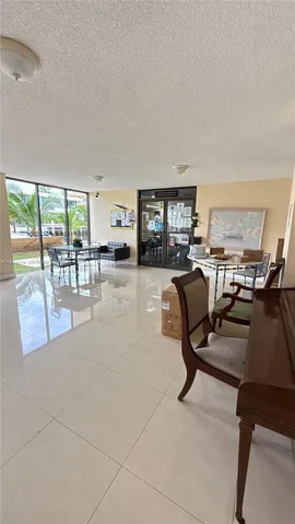 $1,600 | 2935 Northeast 163rd Street, Unit 3P, North Miami Beach, FL 33160