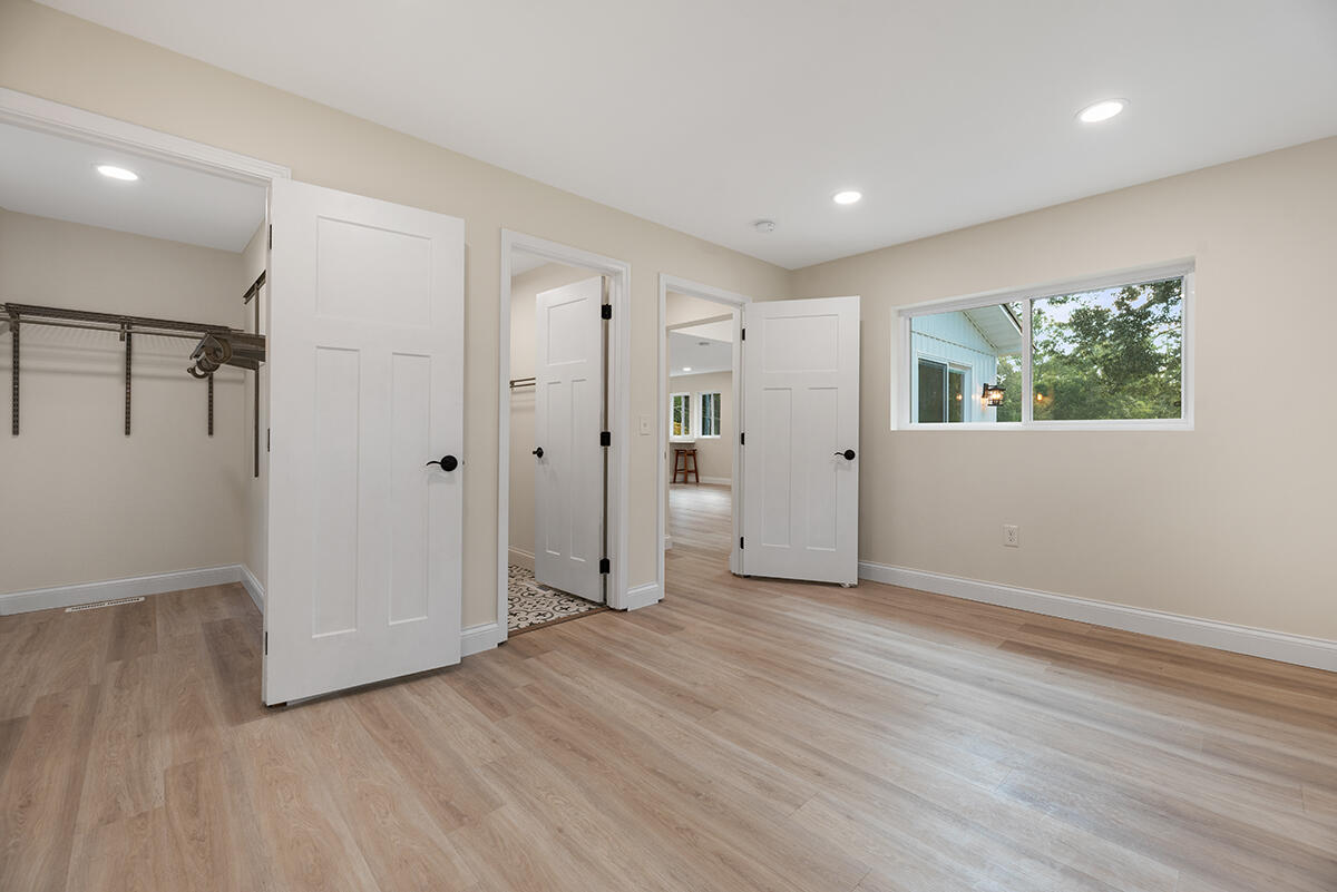 102 Marion Road Oak Ridge, TN 37830 - Photo 13 of 25 Master Bedroom
