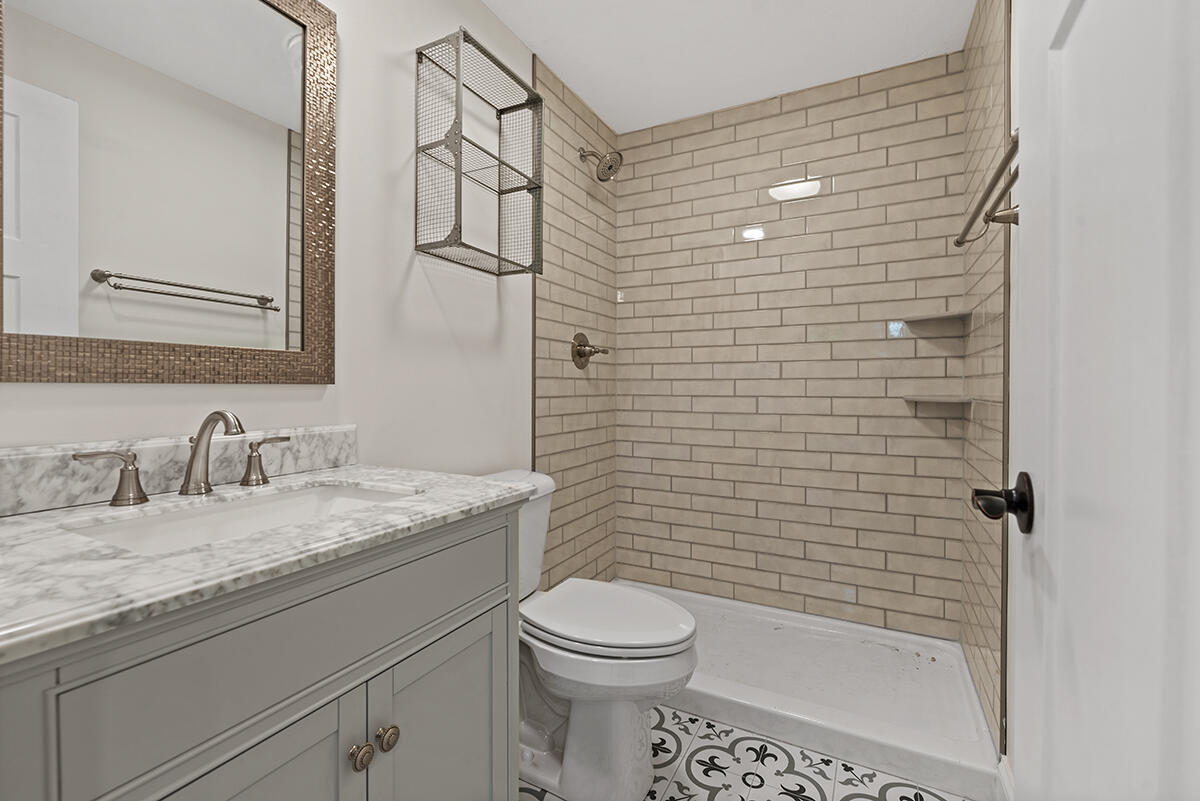 102 Marion Road Oak Ridge, TN 37830 - Photo 14 of 25 Master Bathroom