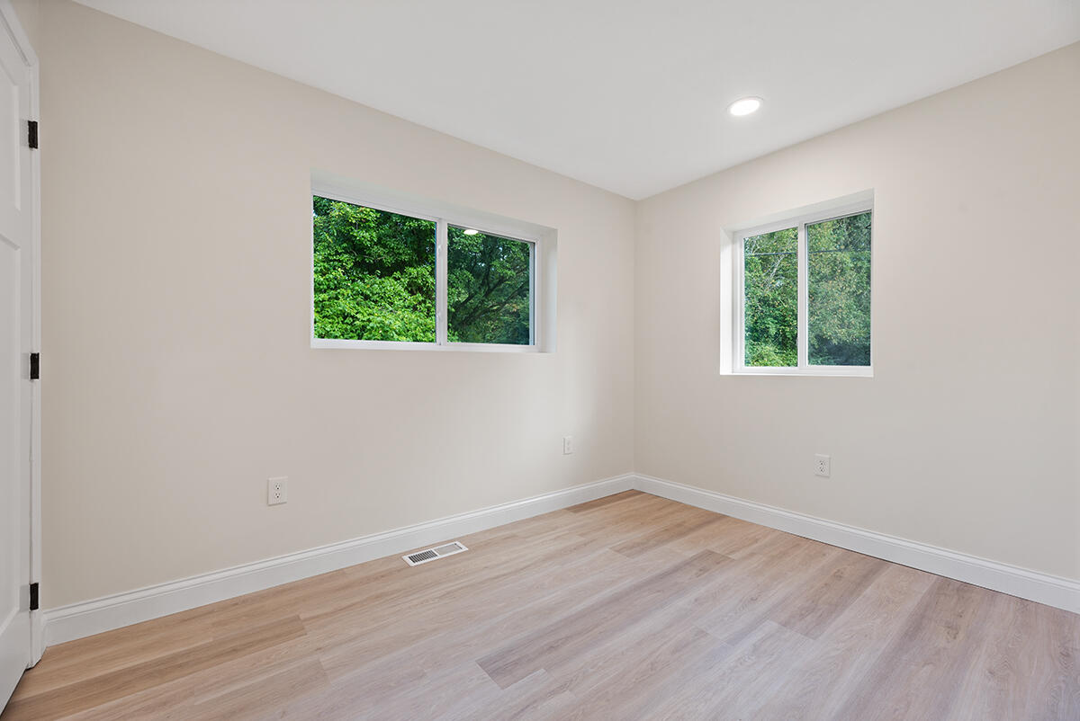 102 Marion Road Oak Ridge, TN 37830 - Photo 18 of 25 Bedroom 2