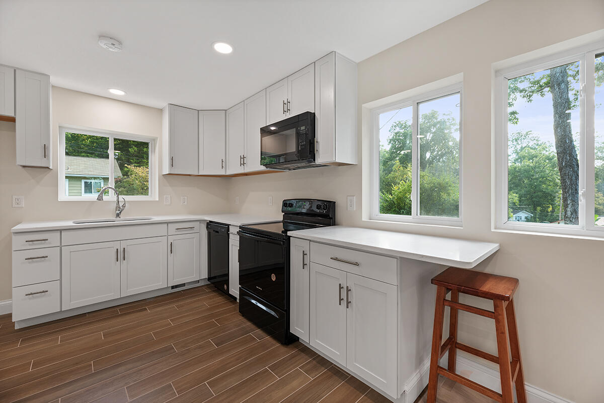 102 Marion Road Oak Ridge, TN 37830 - Photo 4 of 25 Kitchen