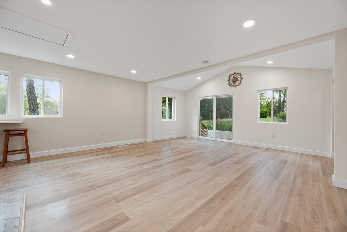 102 Marion Road Oak Ridge, TN 37830 - Photo 8 of 25 Great Room