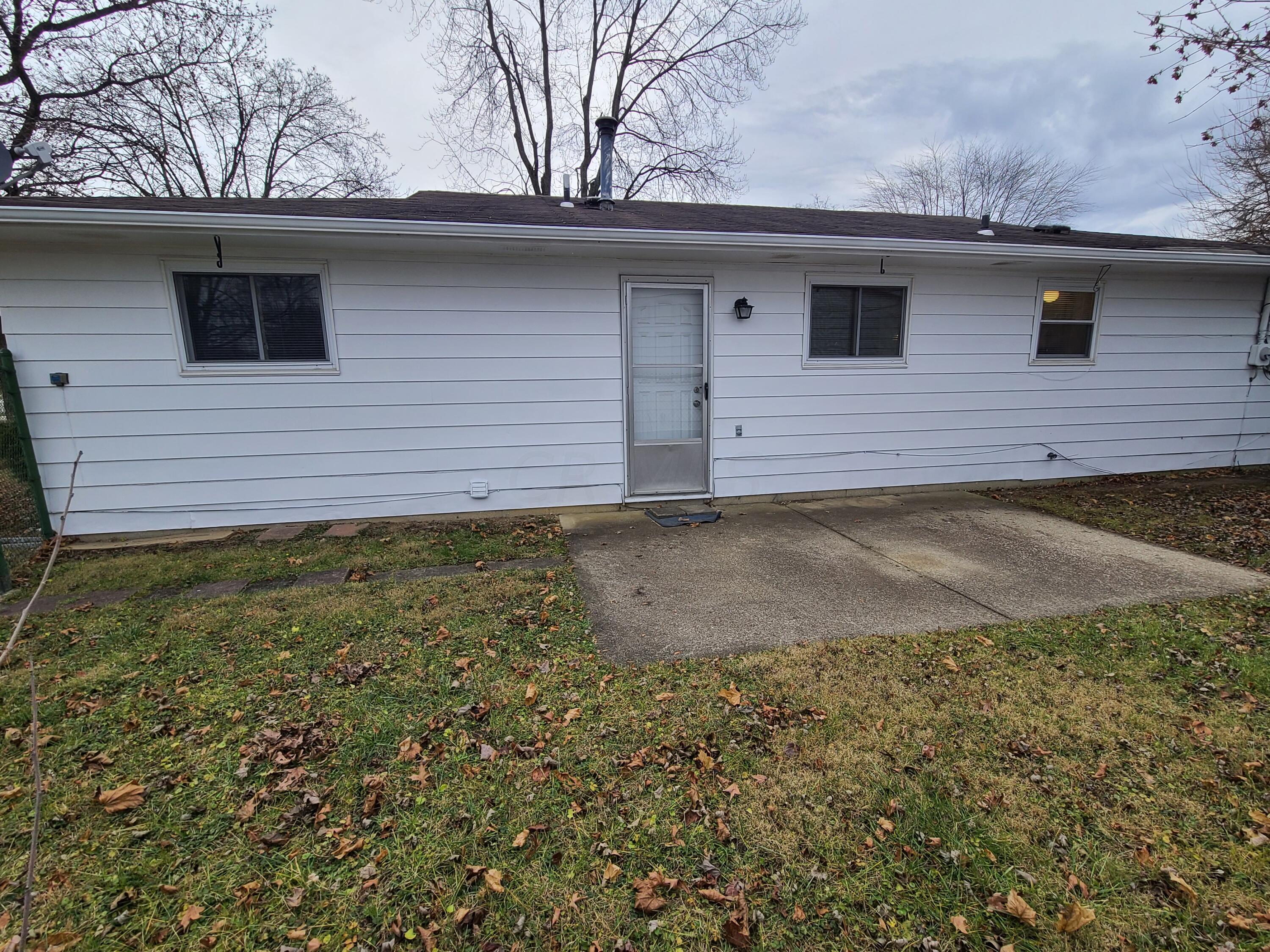 2721 Denmark Road Columbus, OH 43232 - Photo 6 of 21 06 Back view