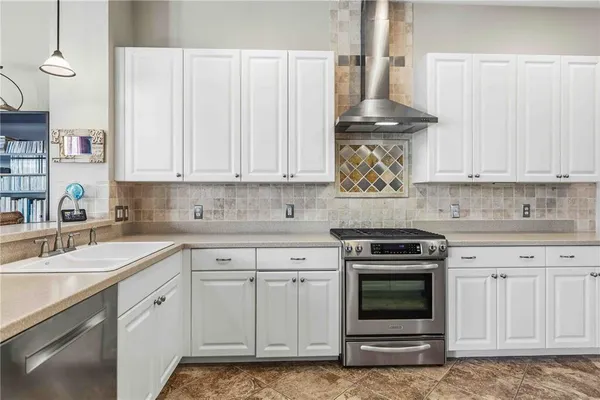$599,900 | 7714 Ashley Circle, Bradenton, FL 34201