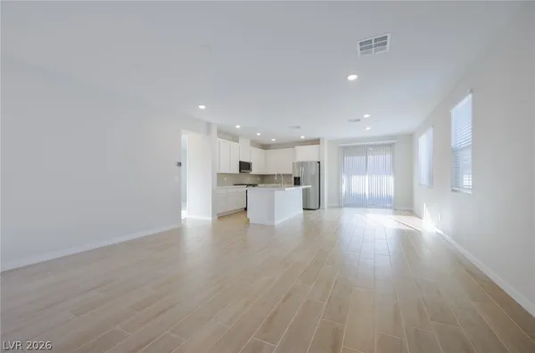 $2,500 | 8385 Vanhoy Crk Street, Las Vegas, NV 89166