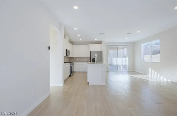 $2,500 | 8385 Vanhoy Crk Street, Las Vegas, NV 89166