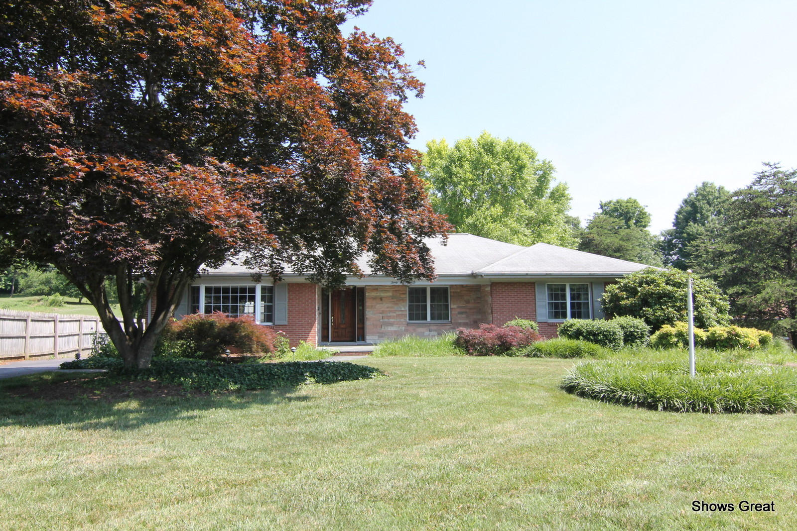 3519 Grandin Road Southwest Roanoke, VA 24018 - Photo 2 of 58 IMG_7324