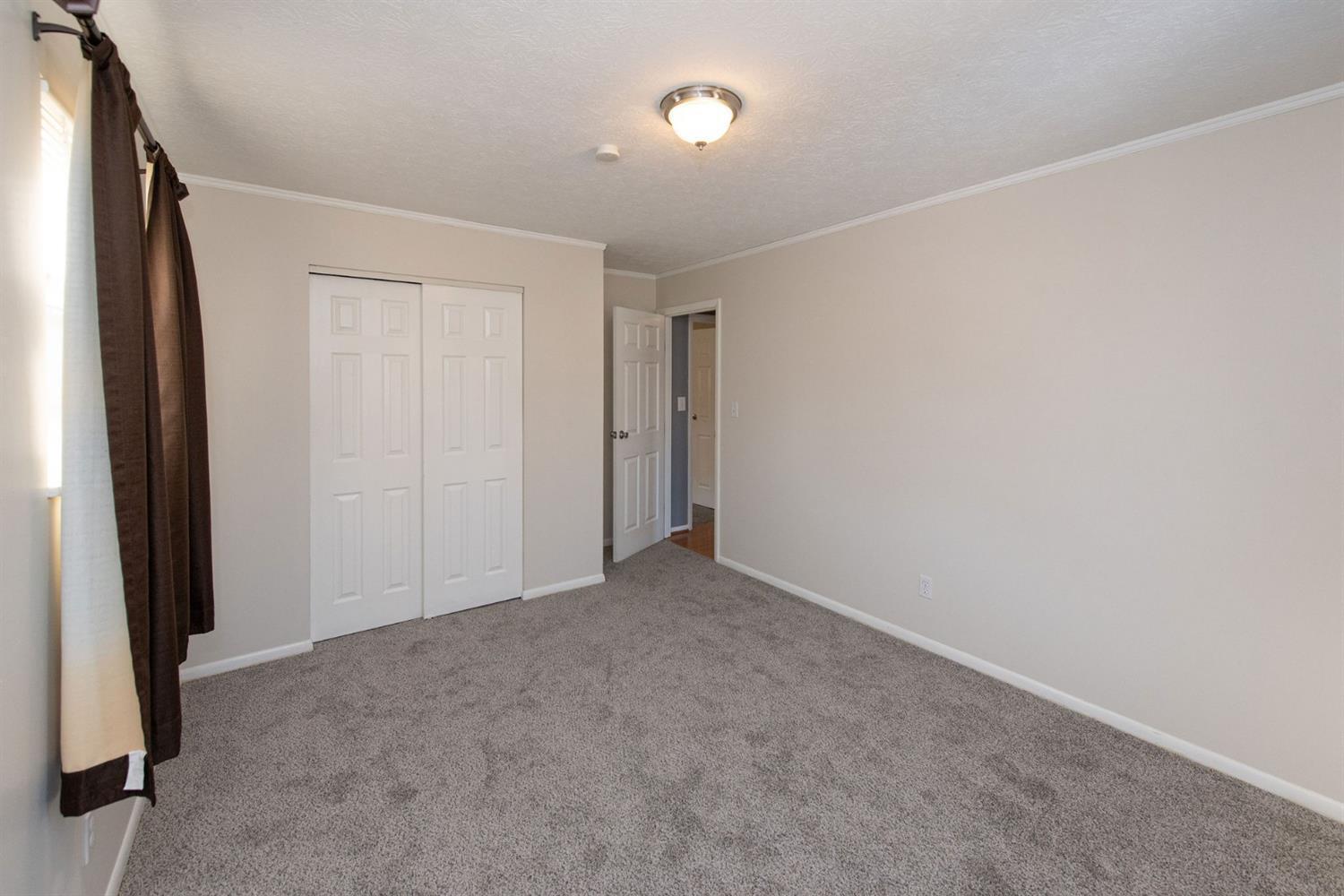 5737 Lawrence Road Cincinnati, OH 45248 - Photo 19 of 37