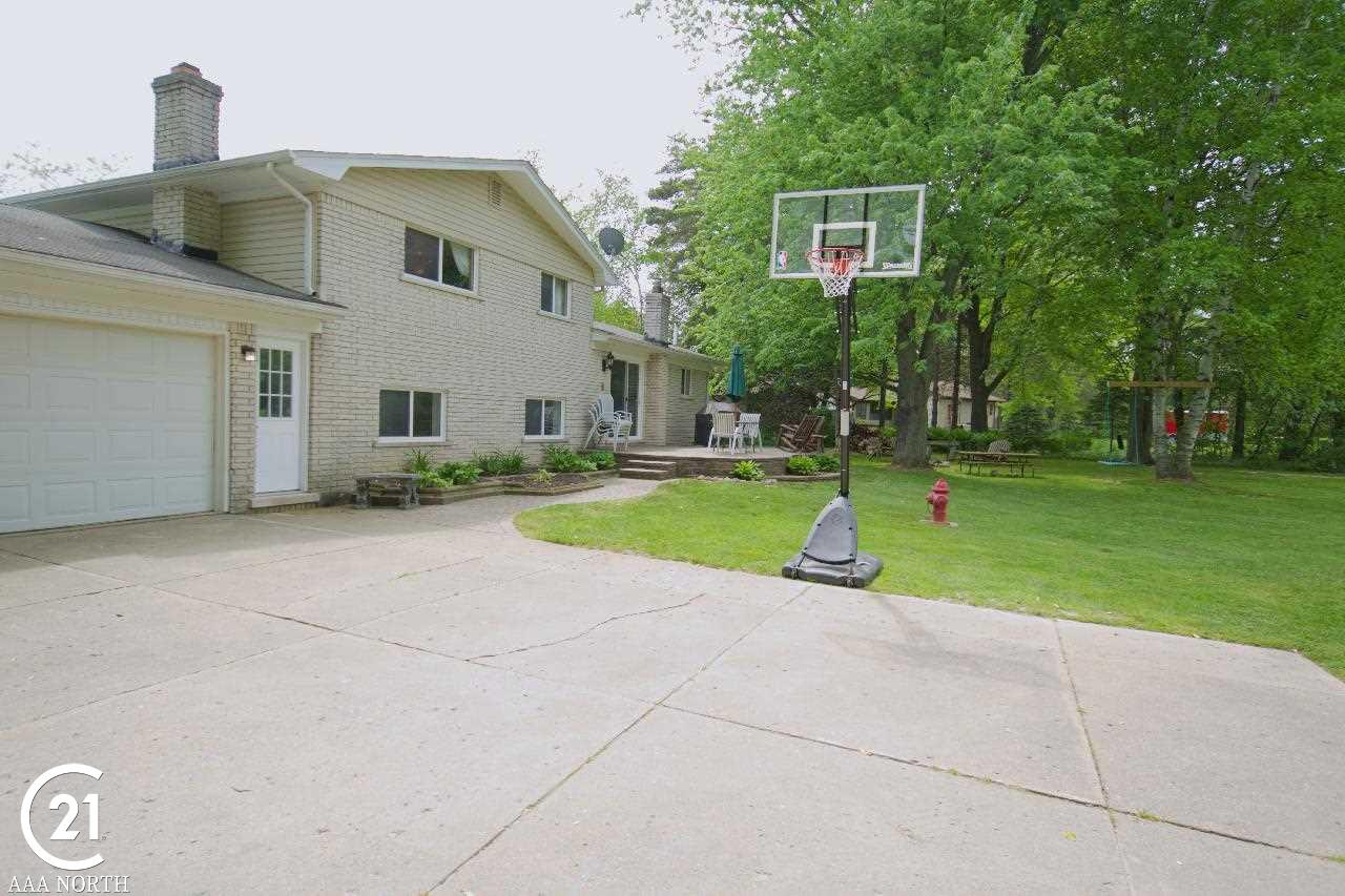 2199 31 Mile Road Washington, MI 48095 - Photo 24 of 25 back view