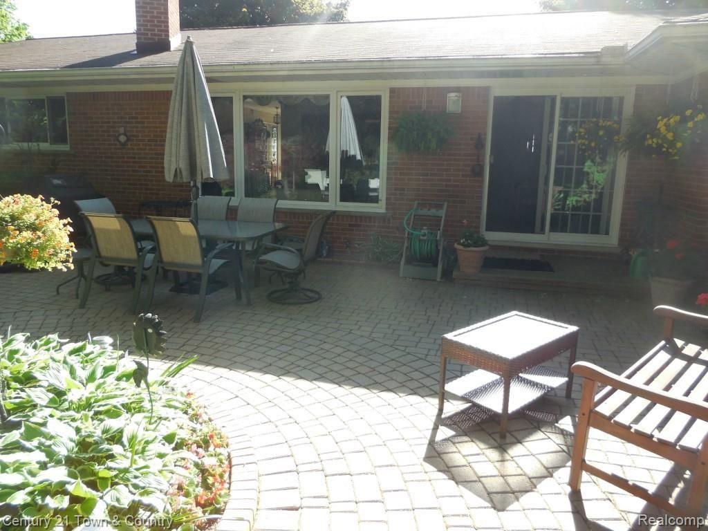 964 Dursley Road Bloomfield Hills, MI 48304 - Photo 29 of 35 DSCN1274.jpg