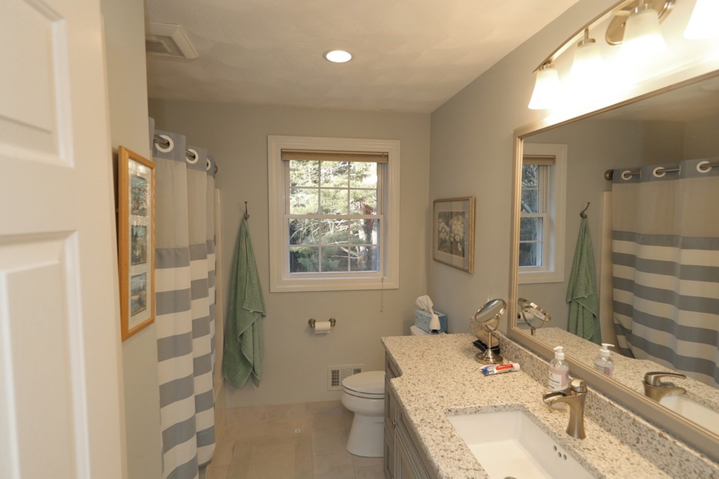 105 Dudley Road Billerica, MA 01821 - Photo 12 of 36 Gallery Image 12