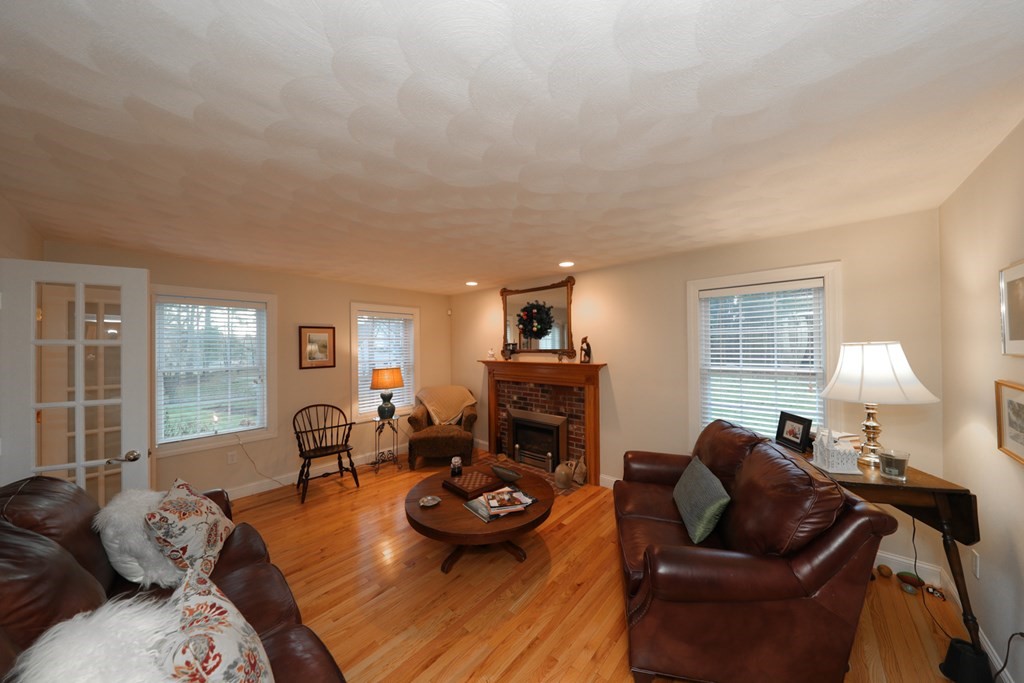 105 Dudley Road Billerica, MA 01821 - Photo 18 of 36 Gallery Image 18