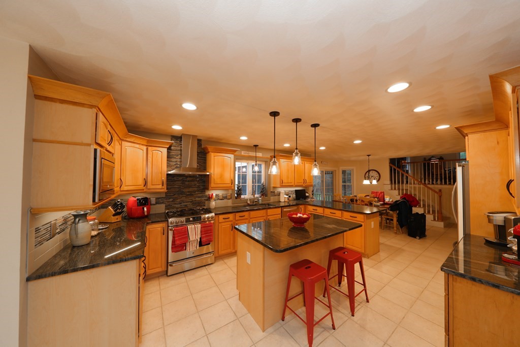 105 Dudley Road Billerica, MA 01821 - Photo 19 of 36 Gallery Image 19