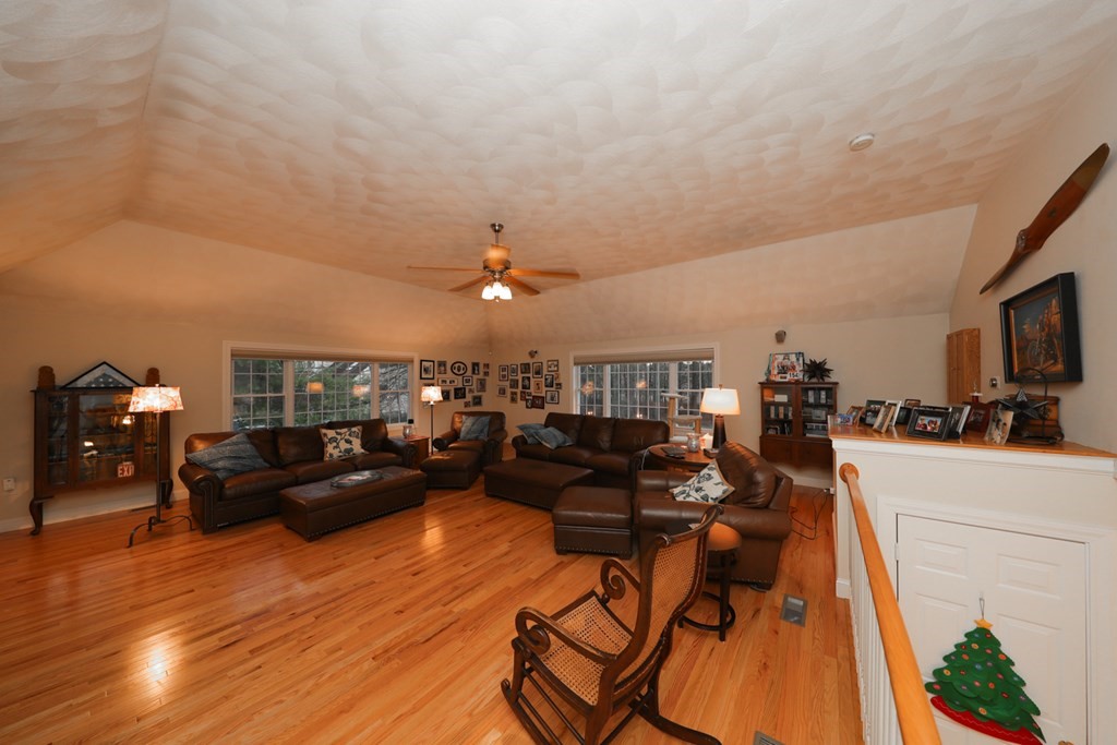 105 Dudley Road Billerica, MA 01821 - Photo 32 of 36 Gallery Image 32