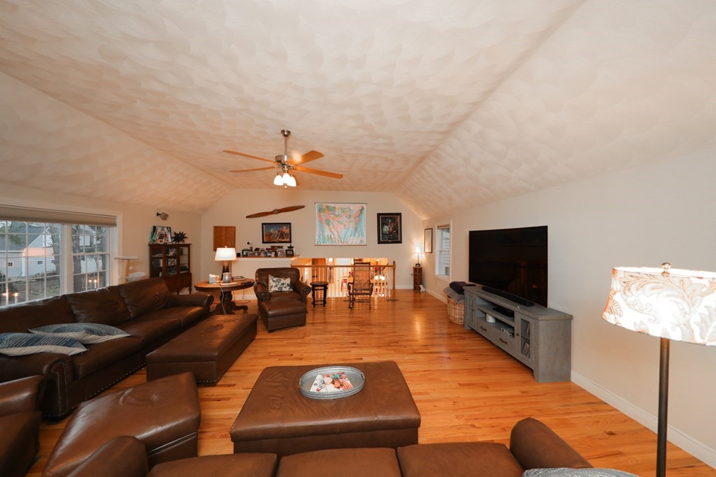 105 Dudley Road Billerica, MA 01821 - Photo 33 of 36 Gallery Image 33