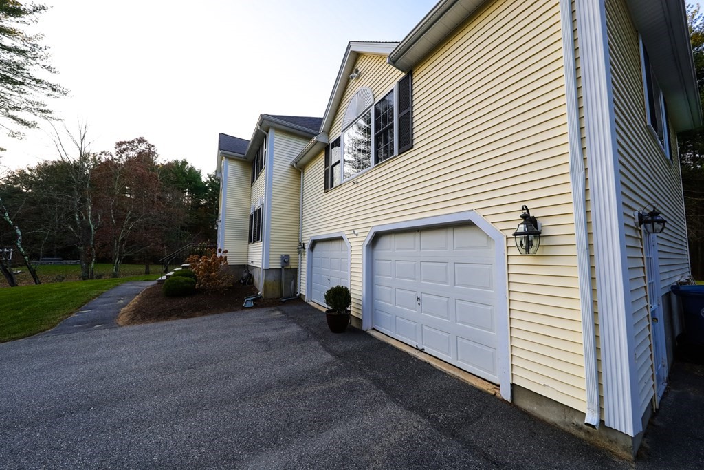 105 Dudley Road Billerica, MA 01821 - Photo 8 of 36 Gallery Image 8